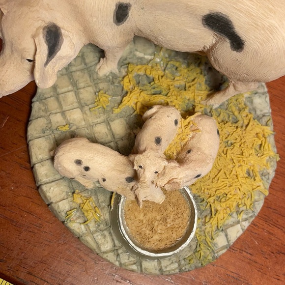 Pig and piglets figurine - Picture 4 of 6
